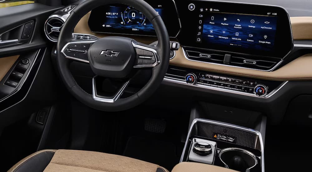 Tan dash in a 2026 Chevy Equinox.