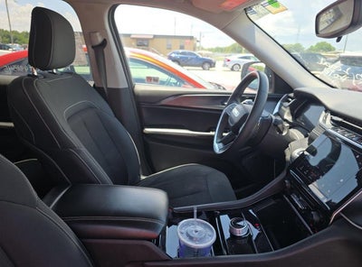 2023 Jeep Grand Cherokee Laredo