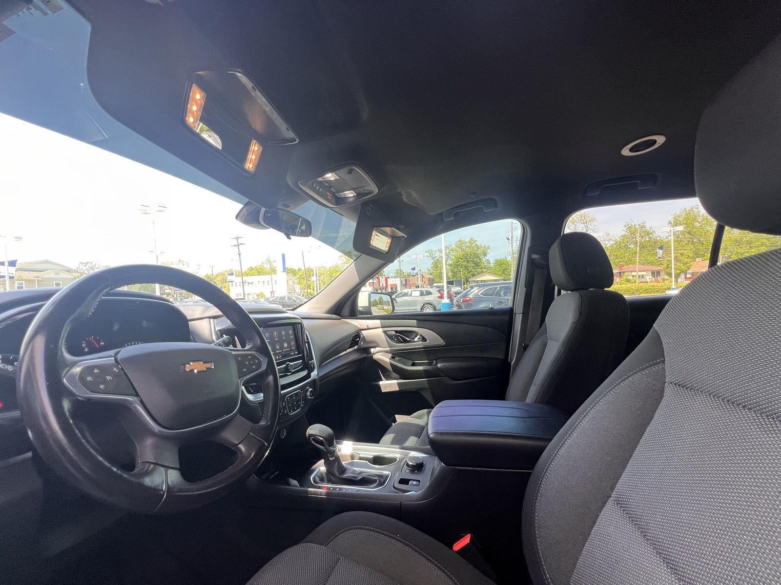 2022 Chevrolet Traverse LT Cloth