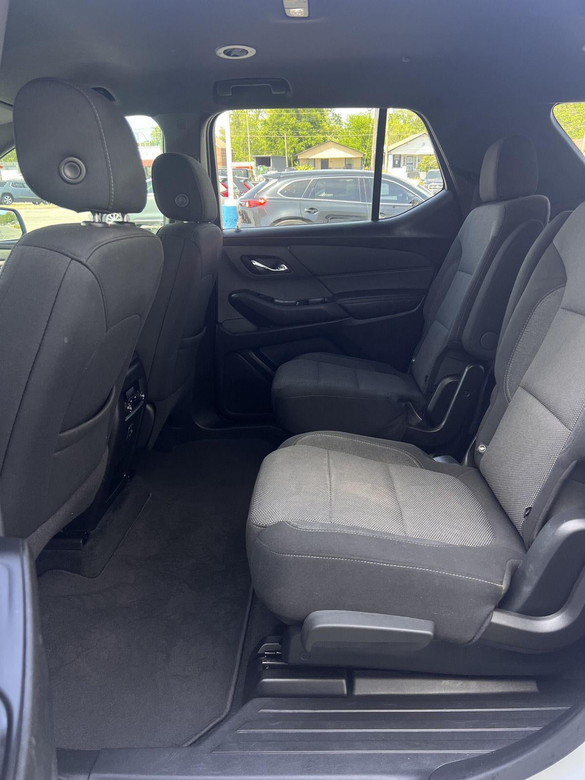 2022 Chevrolet Traverse LT Cloth
