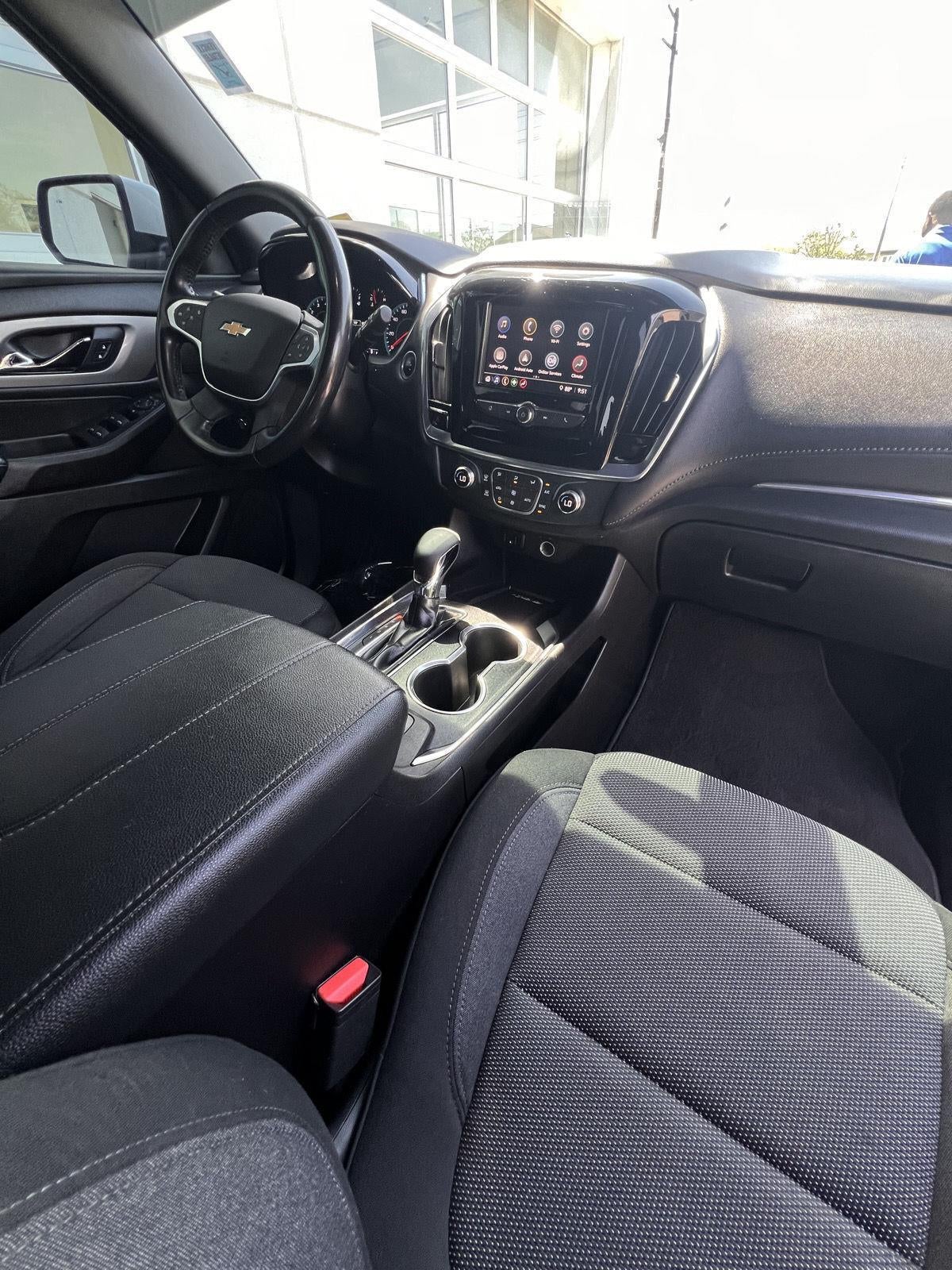 2022 Chevrolet Traverse LT Cloth