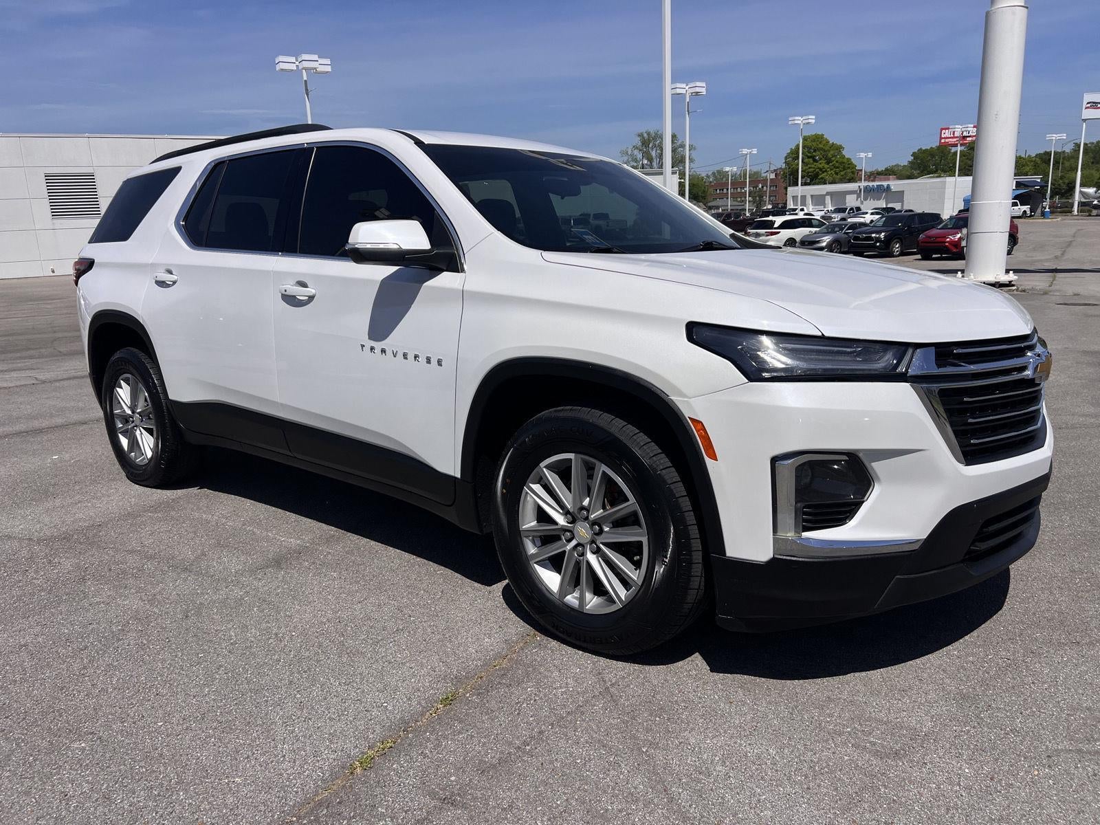 2022 Chevrolet Traverse LT Cloth