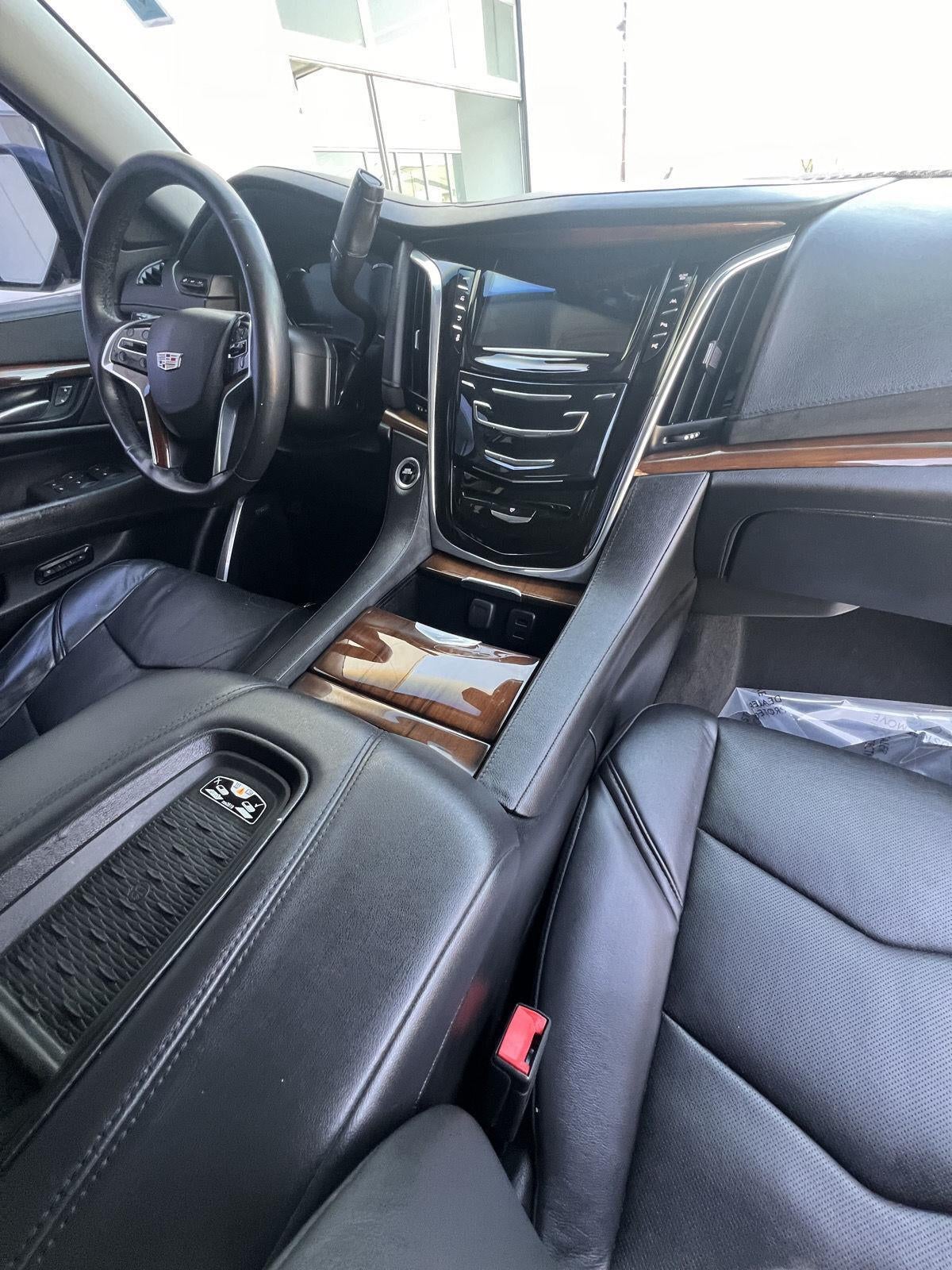 2017 Cadillac Escalade Luxury