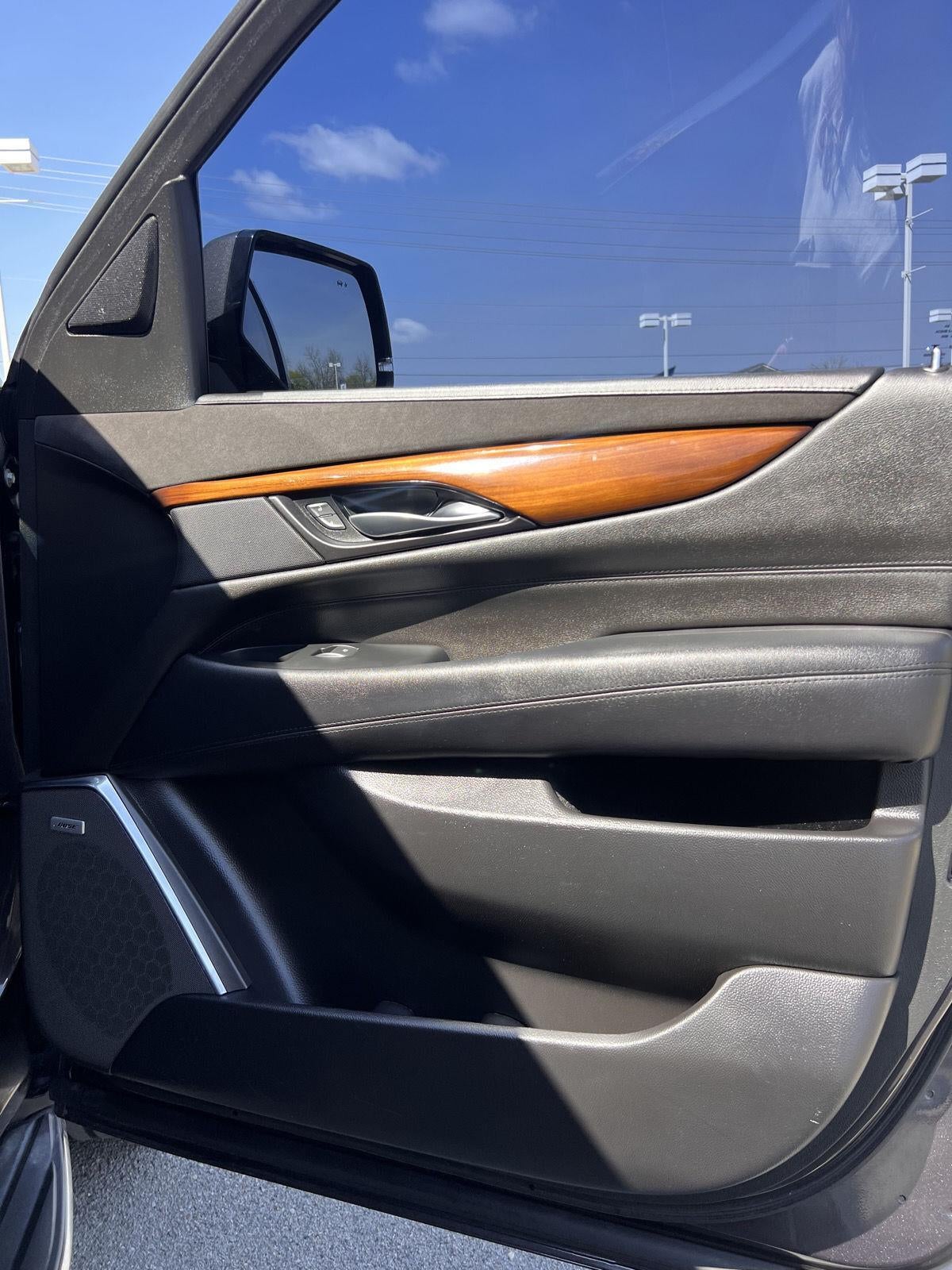 2017 Cadillac Escalade Luxury