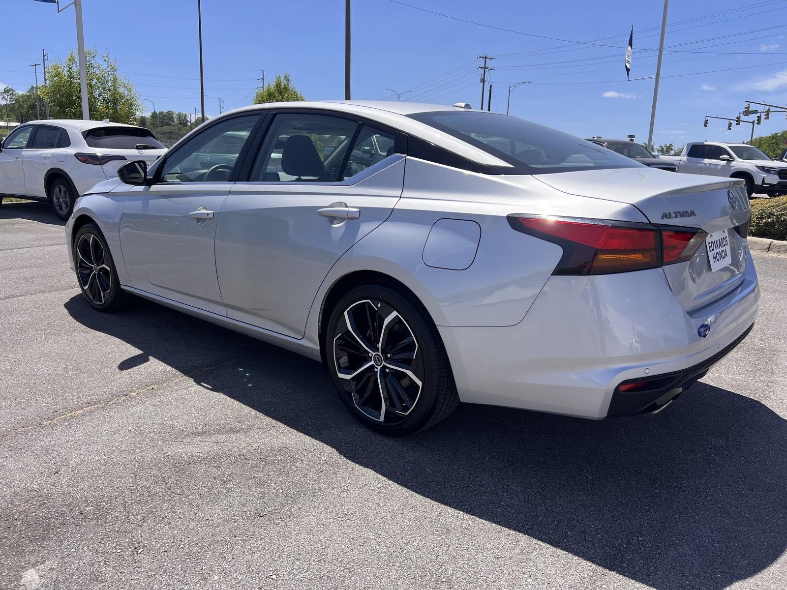 2025 Nissan Altima SR