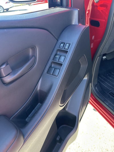 2022 Nissan FRONTIER Base
