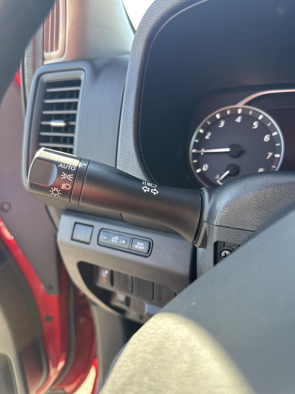 2022 Nissan FRONTIER Base