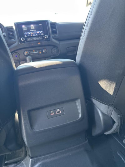 2022 Nissan FRONTIER Base