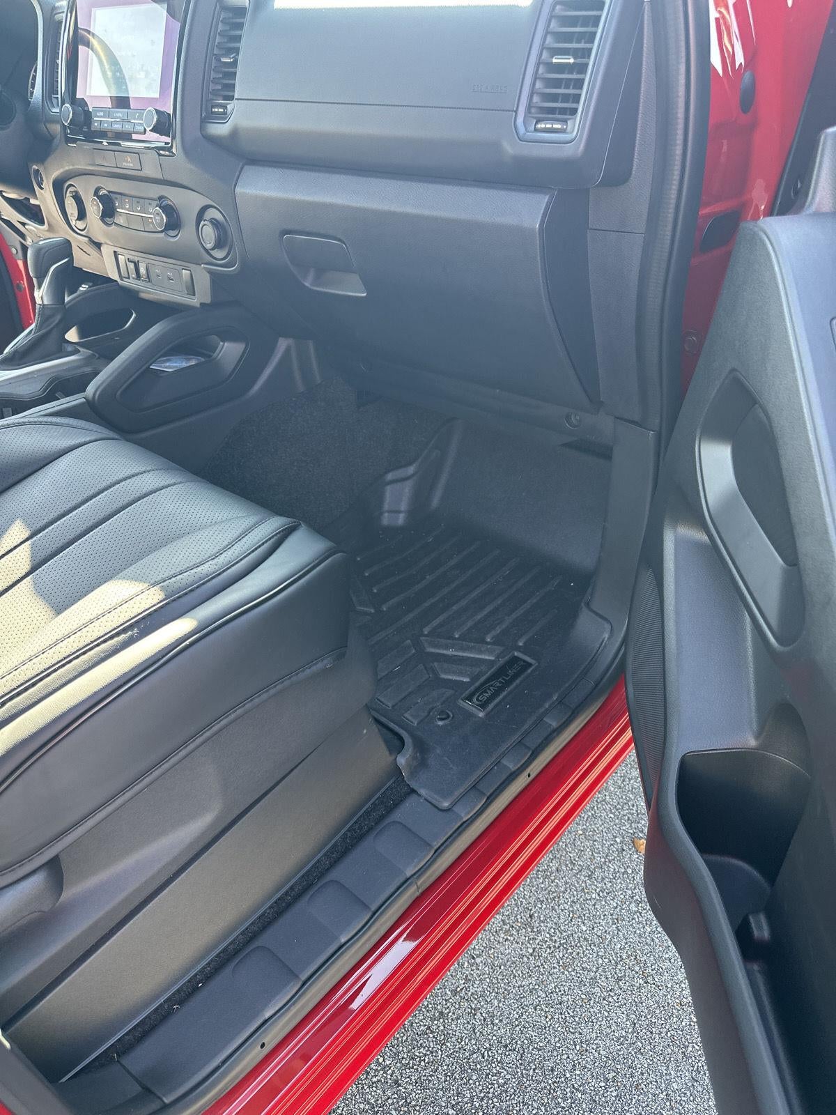 2022 Nissan FRONTIER Base