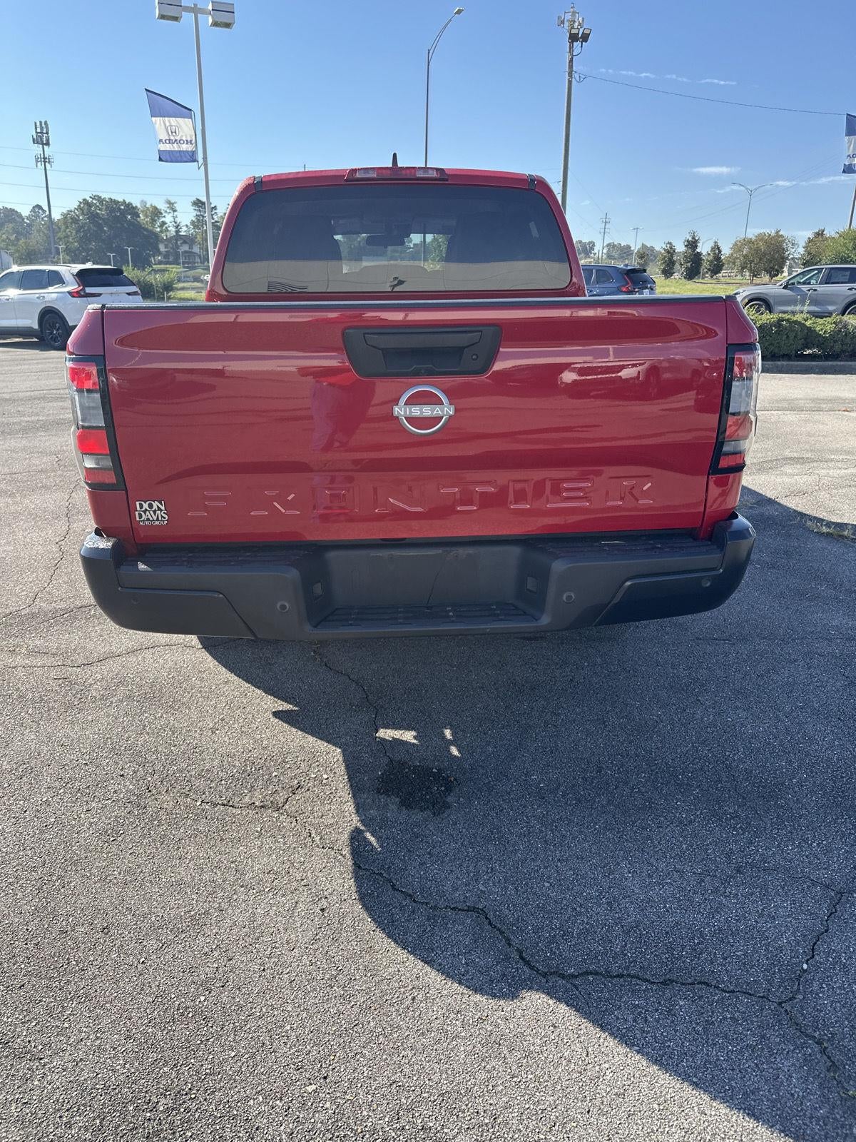 2022 Nissan FRONTIER Base