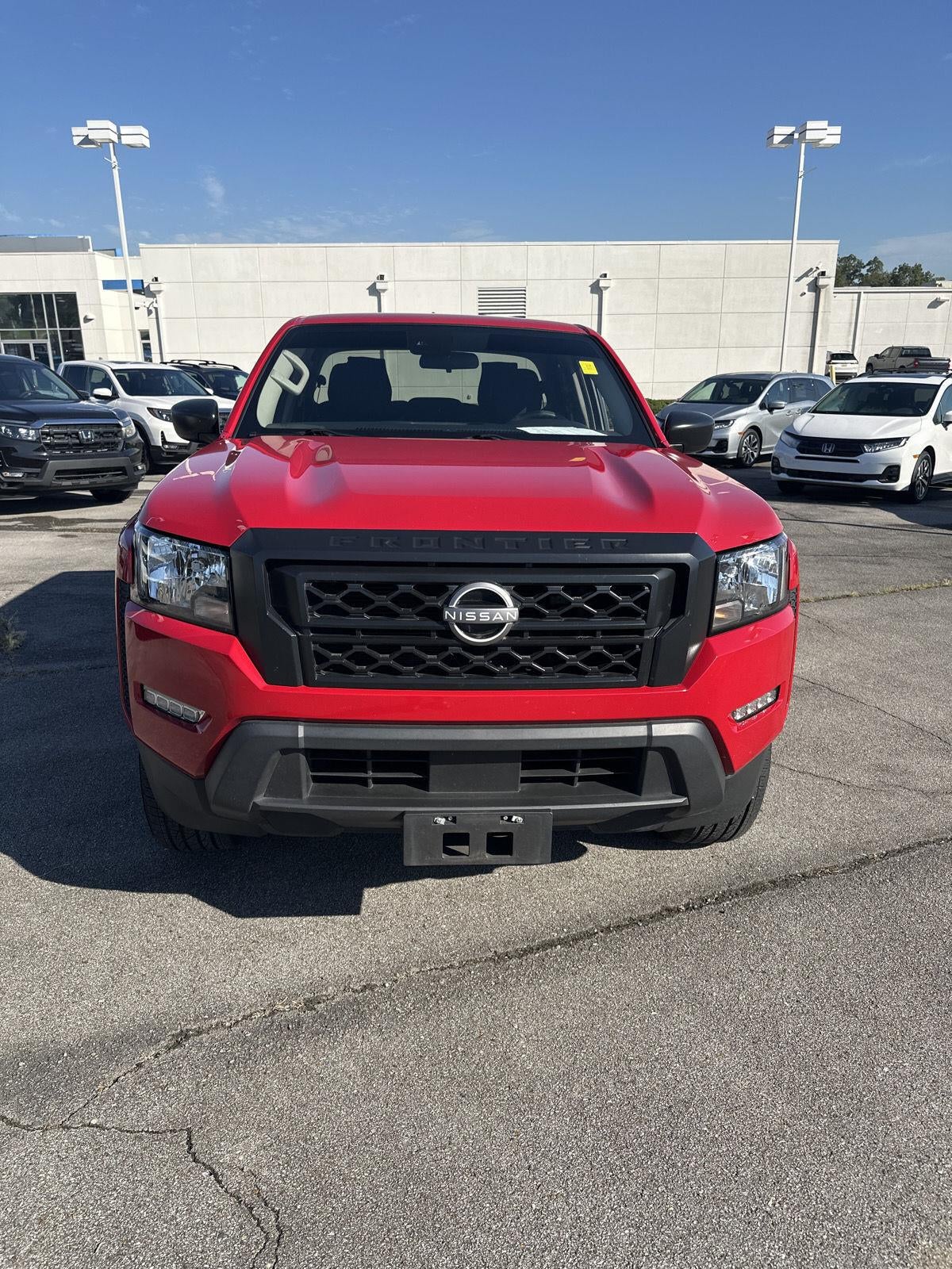 2022 Nissan FRONTIER Base