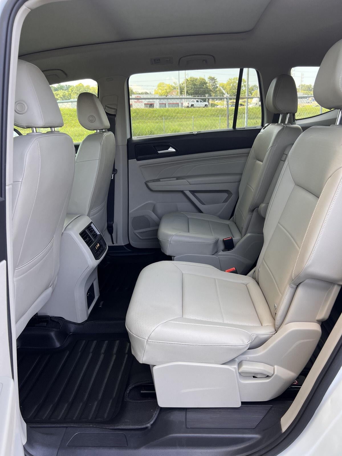 2021 Volkswagen Atlas 3.6L V6 SE w/Technology