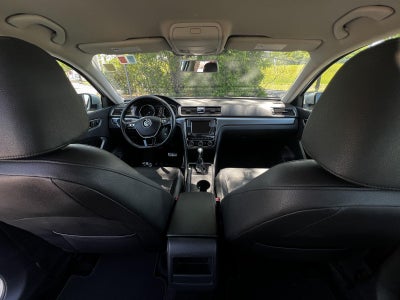 2018 Volkswagen Passat R-Line