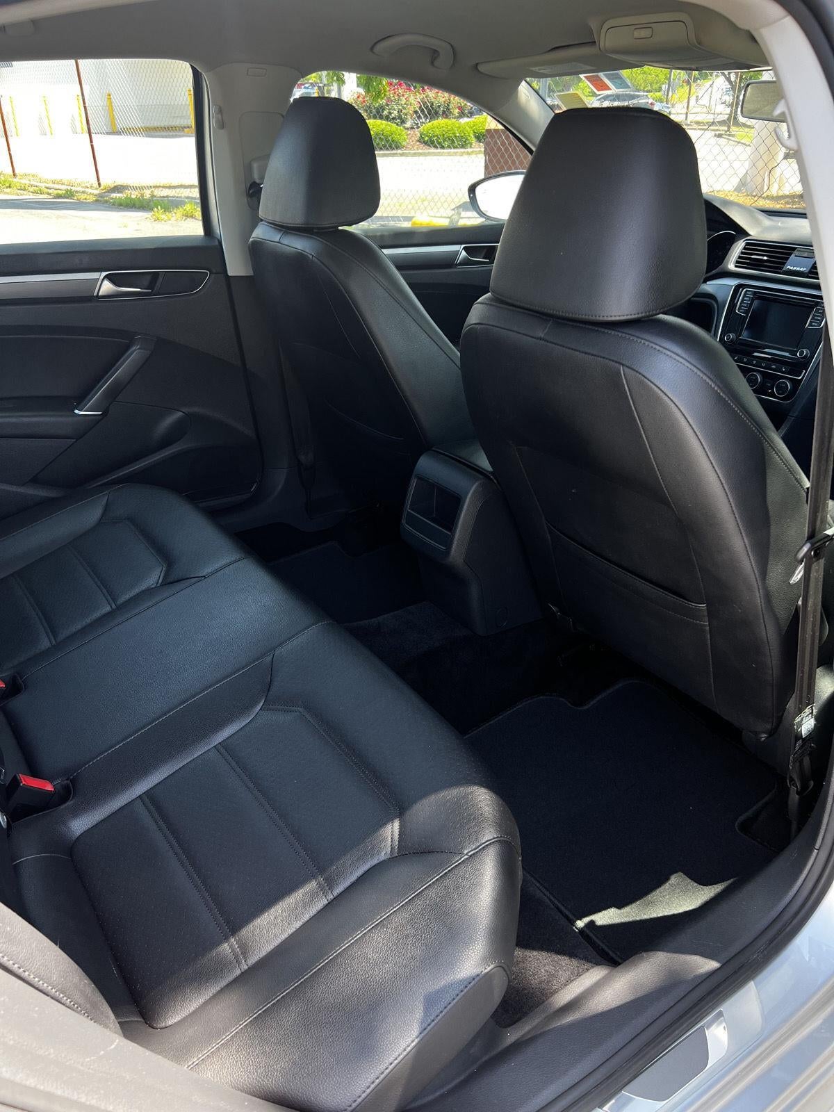 2018 Volkswagen Passat R-Line