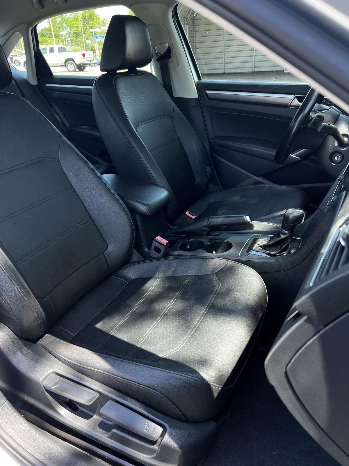 2018 Volkswagen Passat R-Line