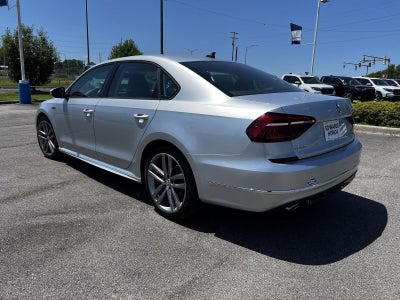 2018 Volkswagen Passat R-Line