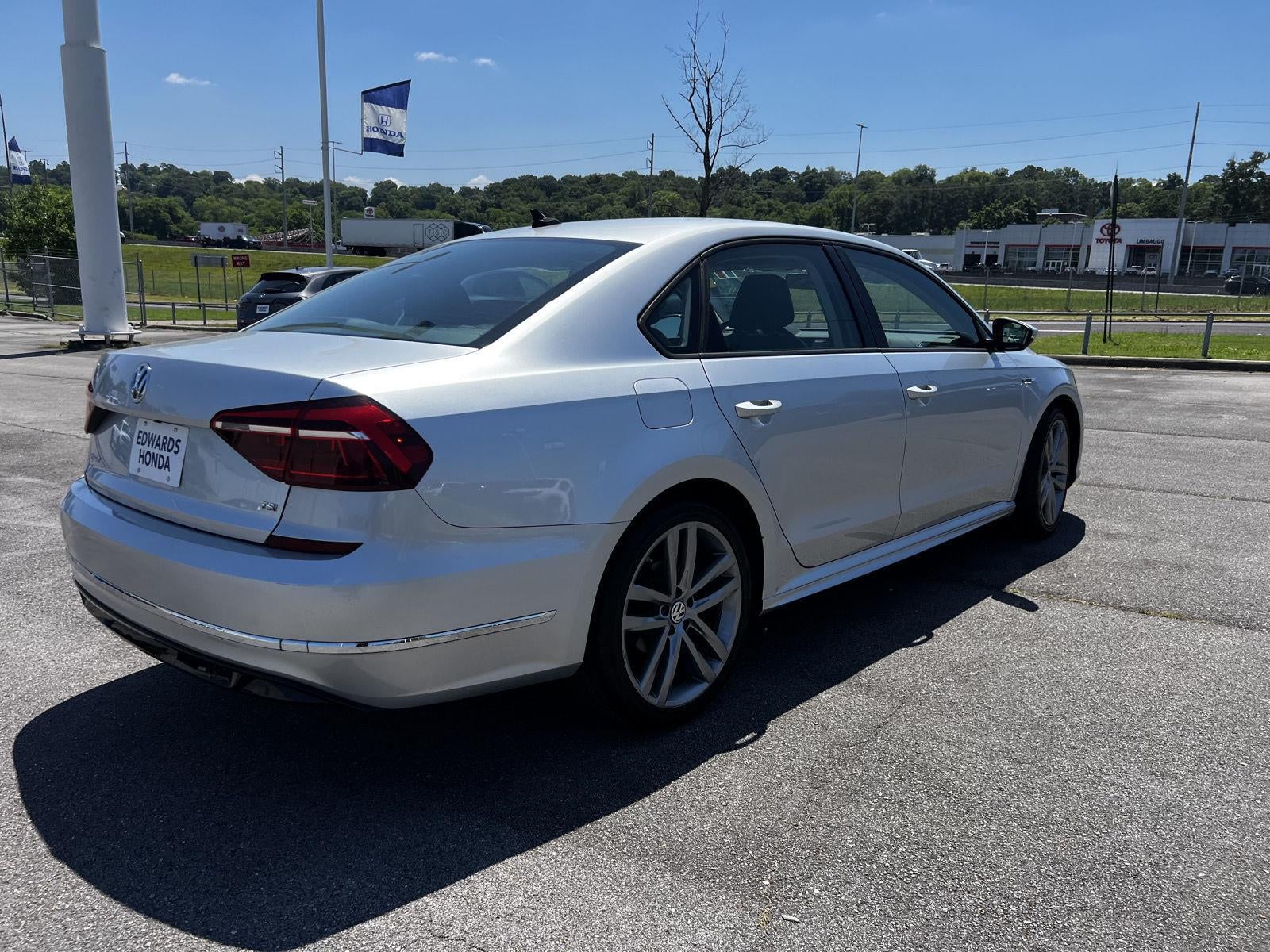 2018 Volkswagen Passat R-Line