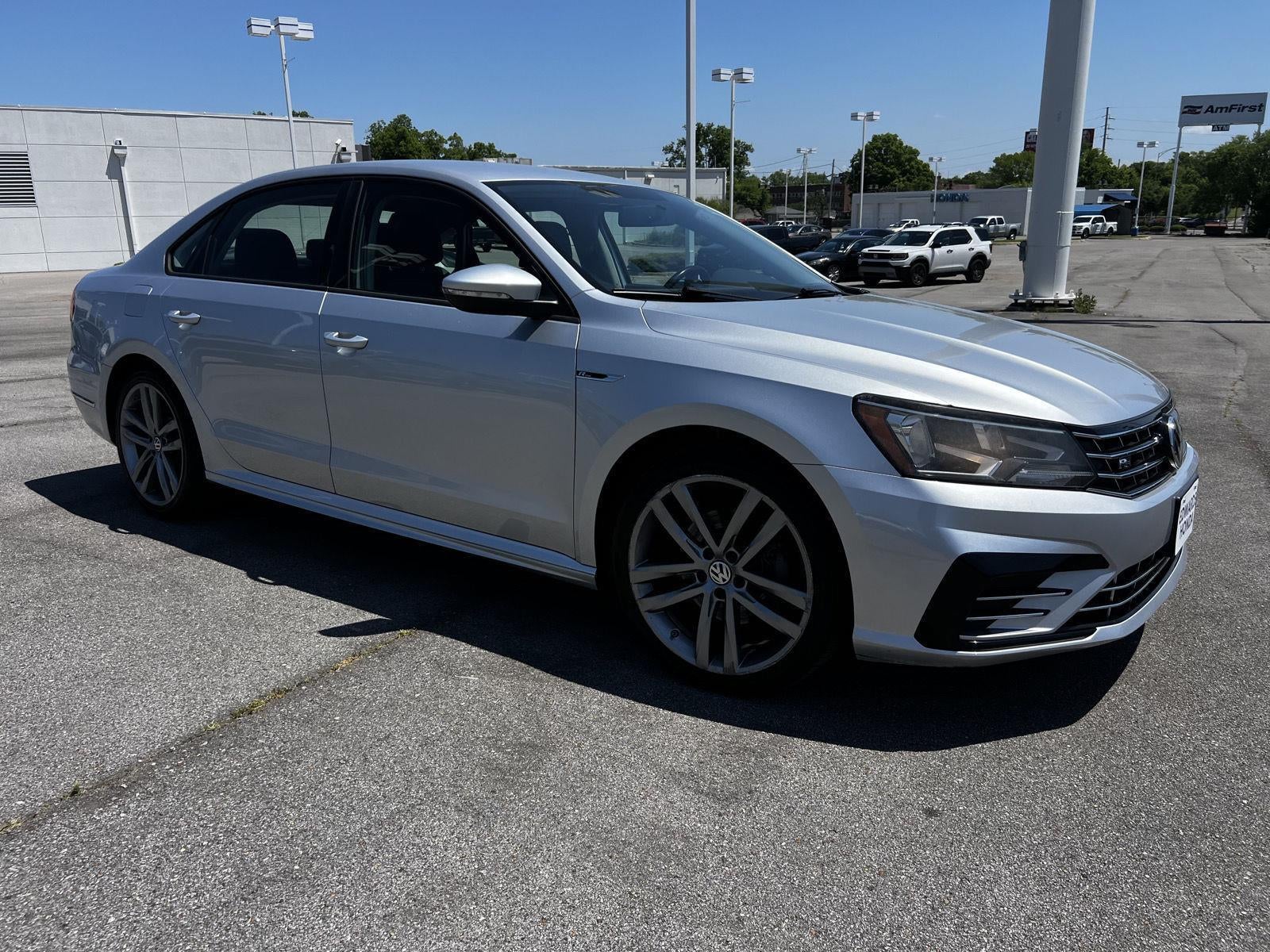2018 Volkswagen Passat R-Line