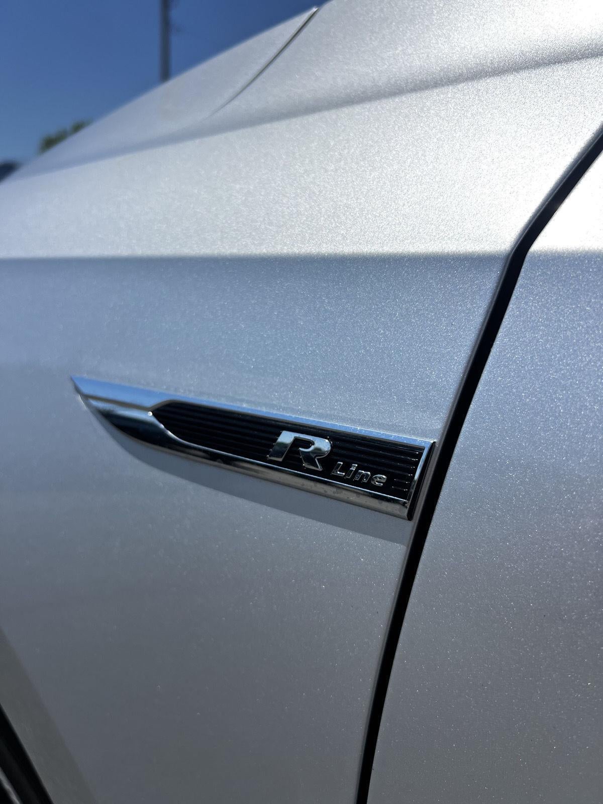 2018 Volkswagen Passat R-Line