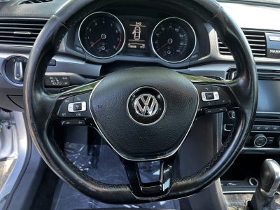 2018 Volkswagen Passat R-Line