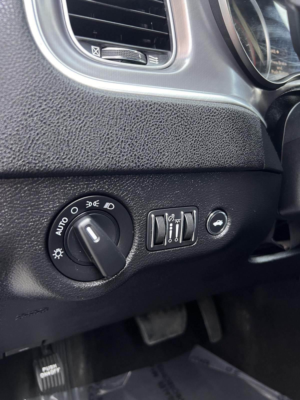 2019 Dodge Charger SXT