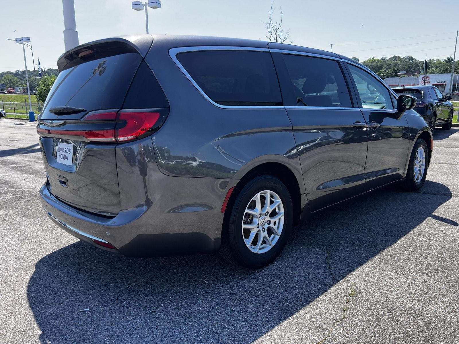 2023 Chrysler Pacifica Touring L