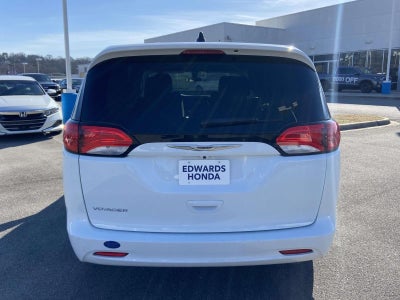 2022 Chrysler Voyager LX