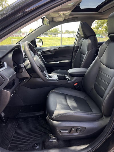 2025 Toyota RAV4 XLE Premium