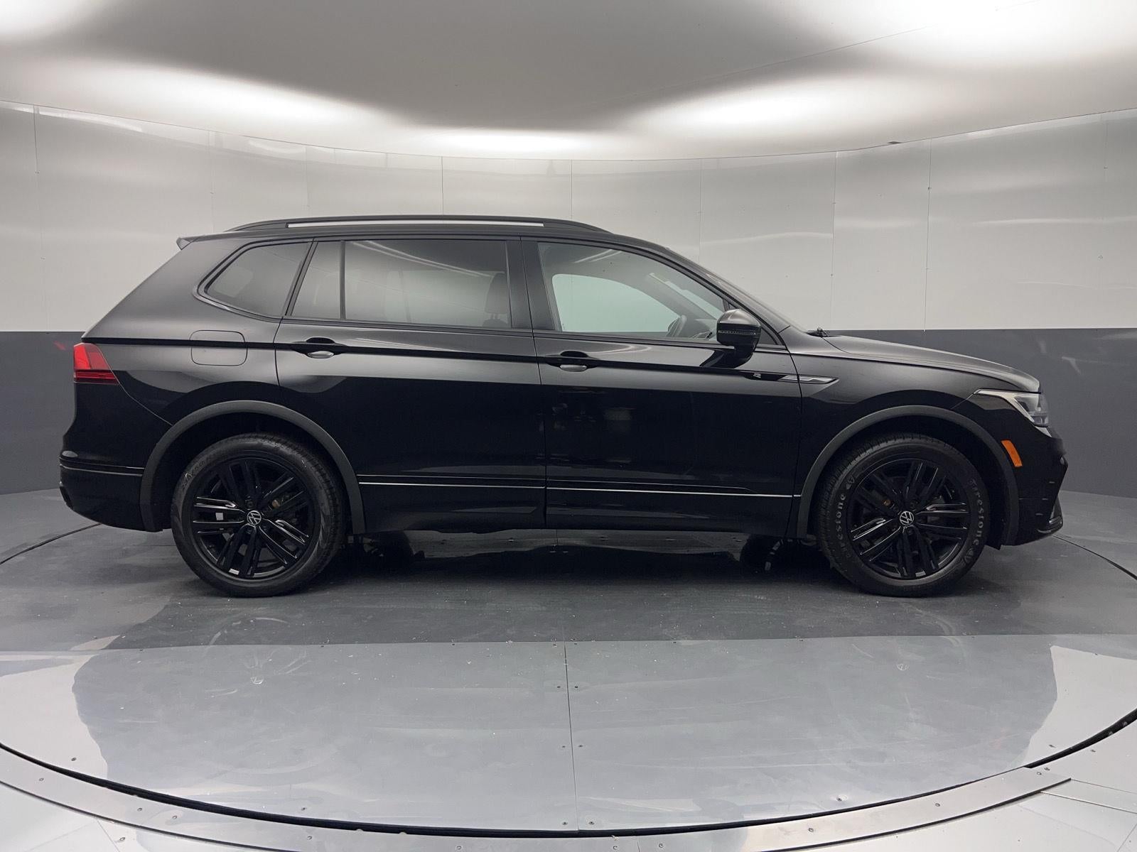 2022 Volkswagen Tiguan SE R-Line Black