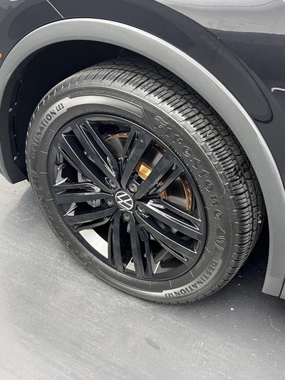 2022 Volkswagen Tiguan SE R-Line Black