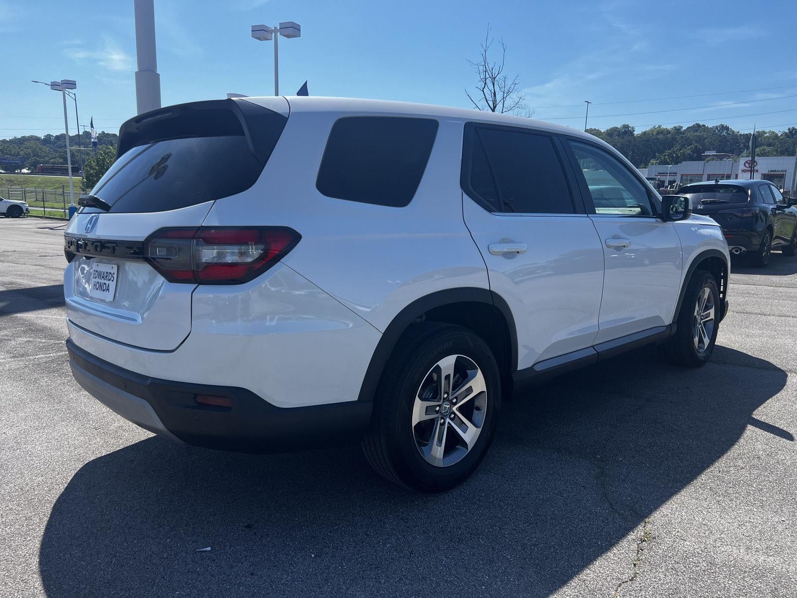 2023 Honda Pilot EX-L 8 Passenger
