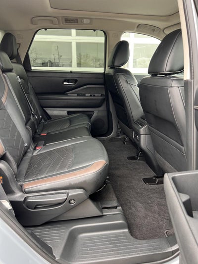 2022 Nissan Pathfinder Platinum