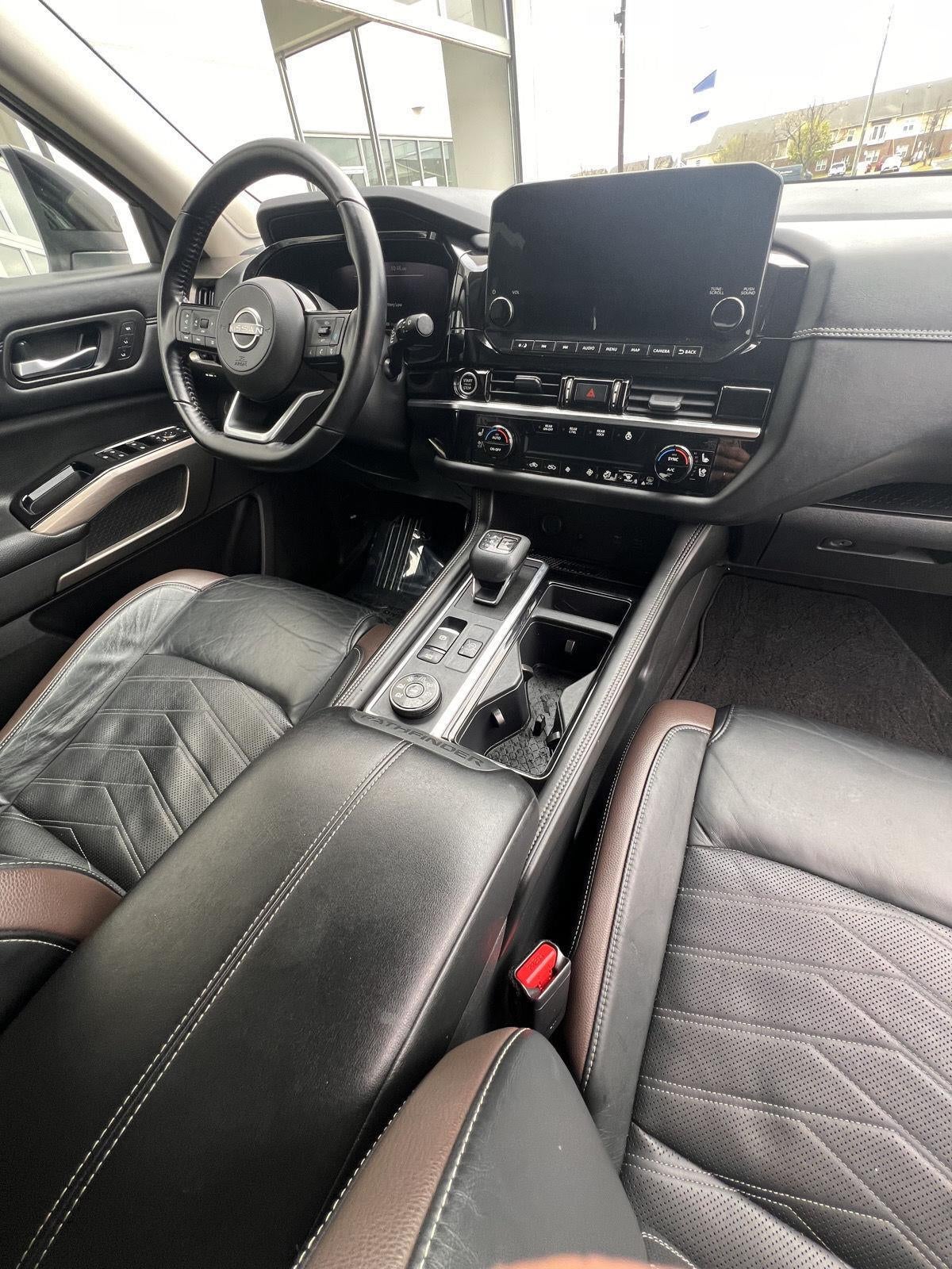 2022 Nissan Pathfinder Platinum