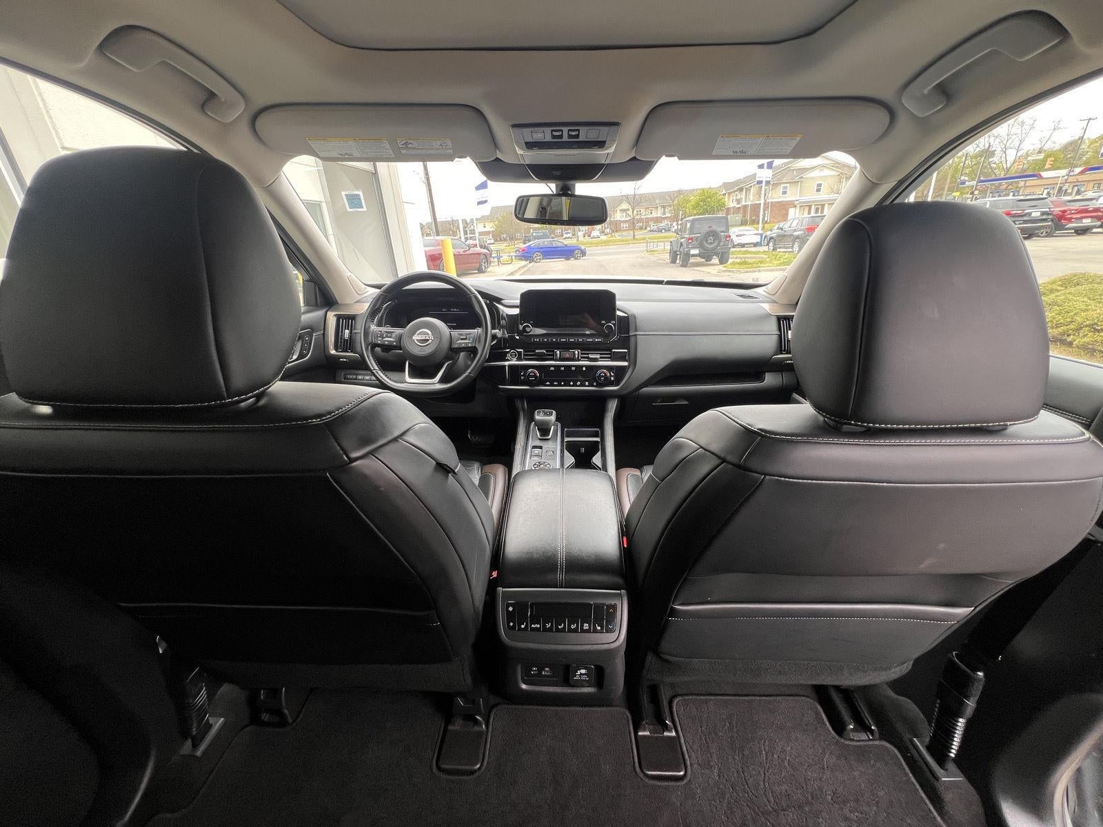 2022 Nissan Pathfinder Platinum