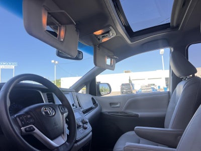 2017 Toyota Sienna XLE