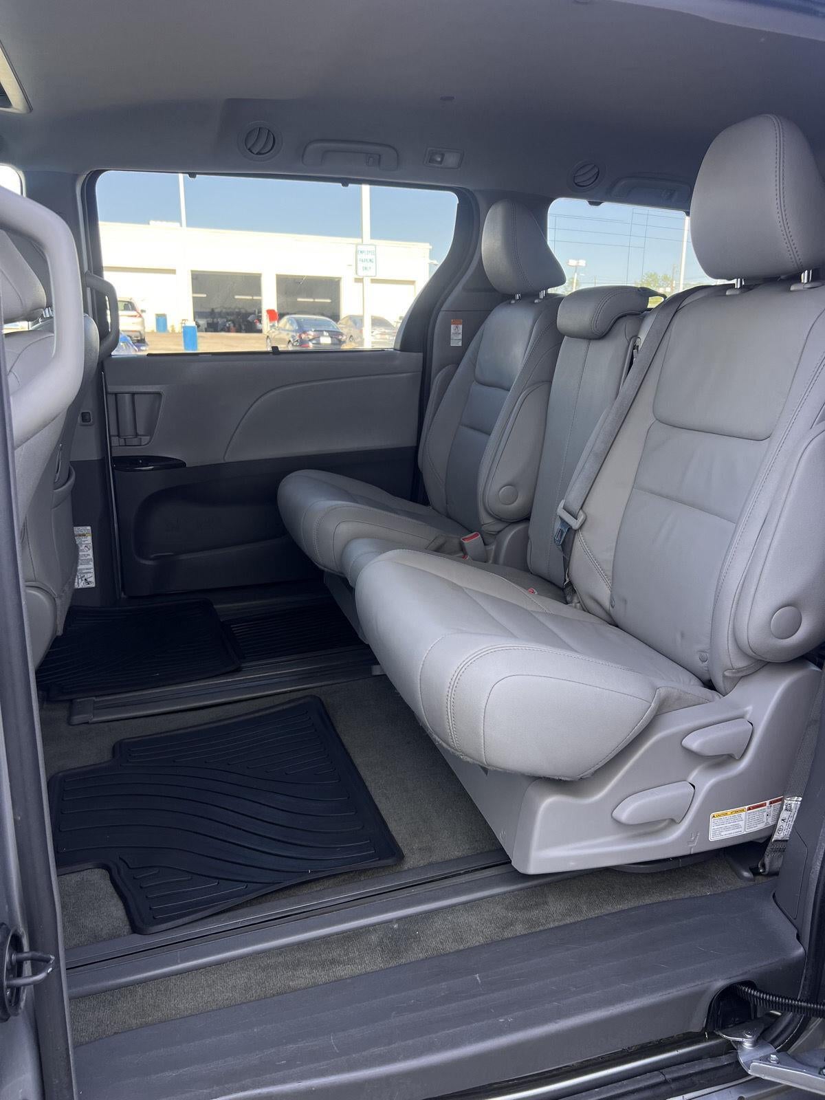 2017 Toyota Sienna XLE
