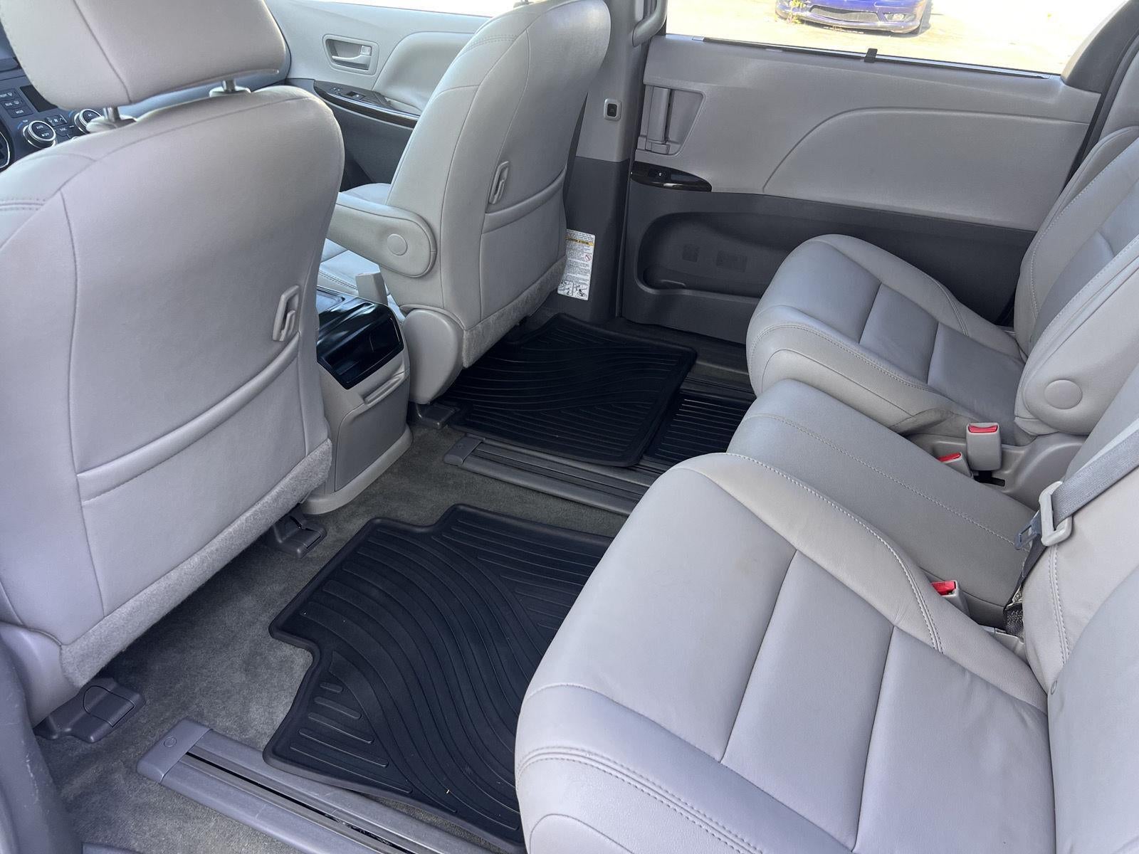 2017 Toyota Sienna XLE