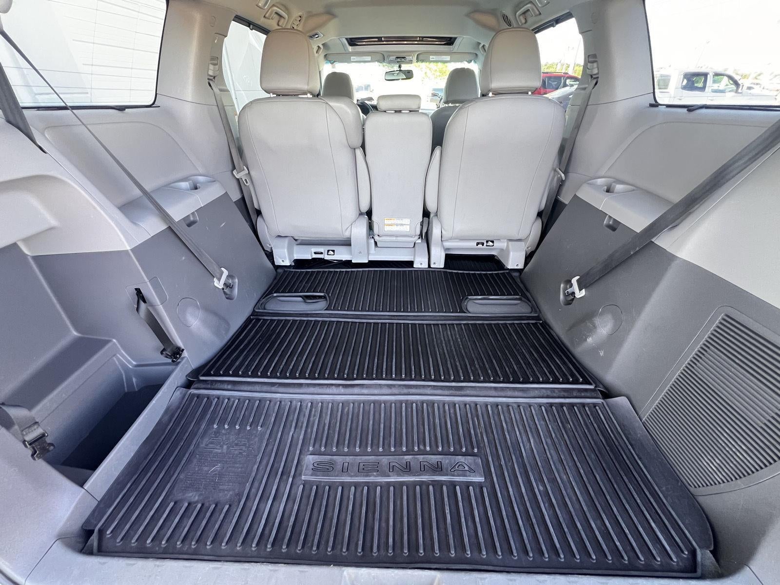 2017 Toyota Sienna XLE