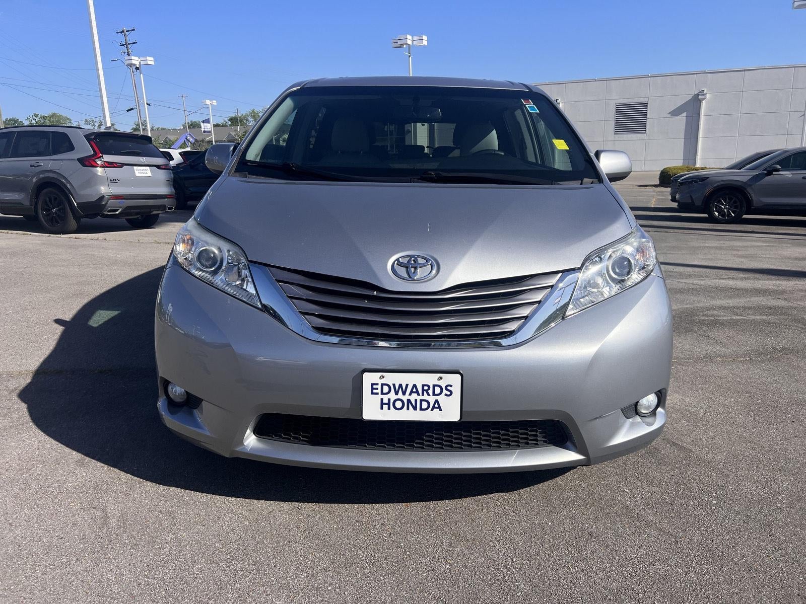 2017 Toyota Sienna XLE
