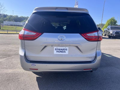 2017 Toyota Sienna XLE