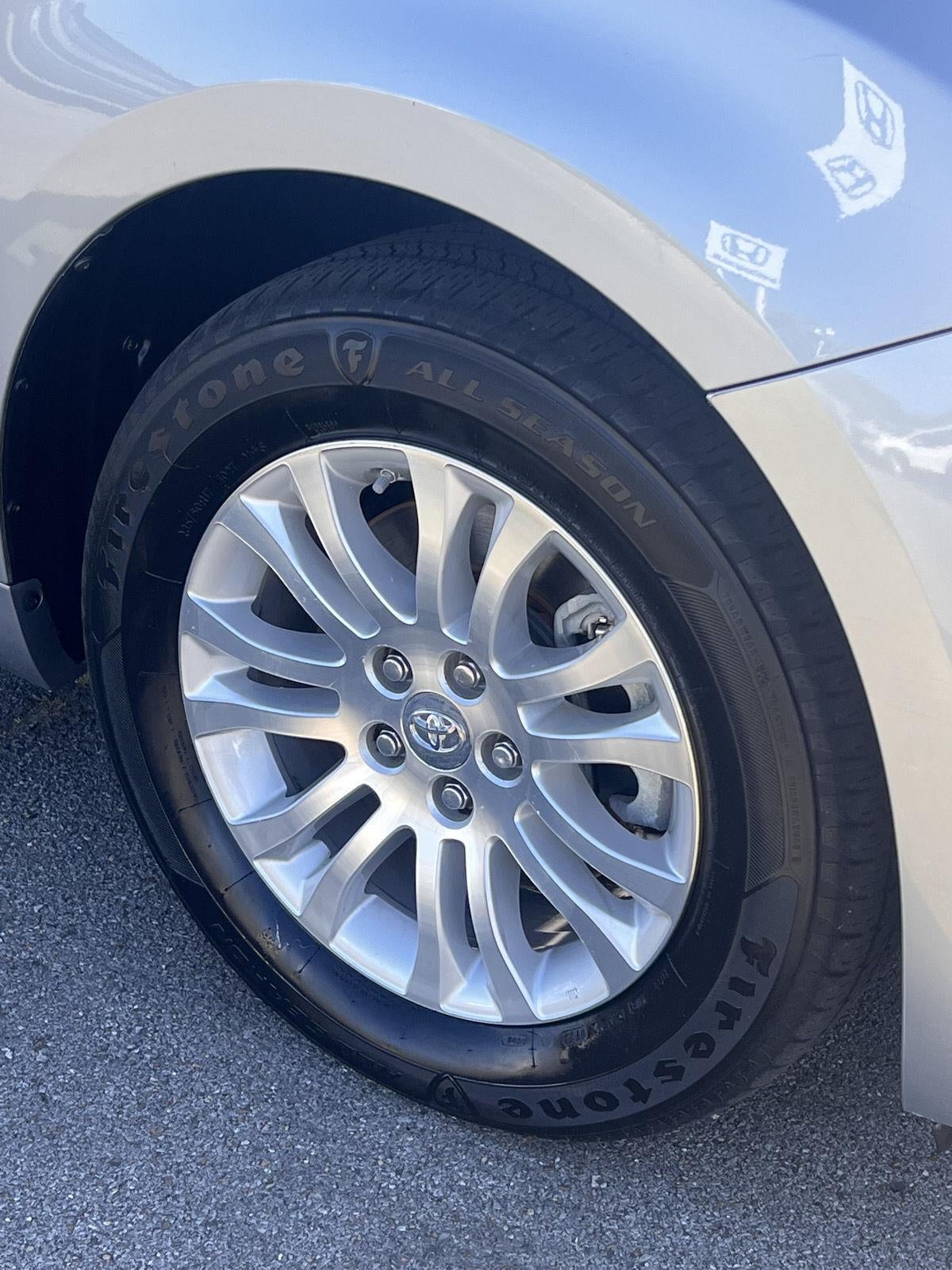 2017 Toyota Sienna XLE