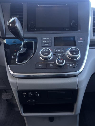 2017 Toyota Sienna XLE