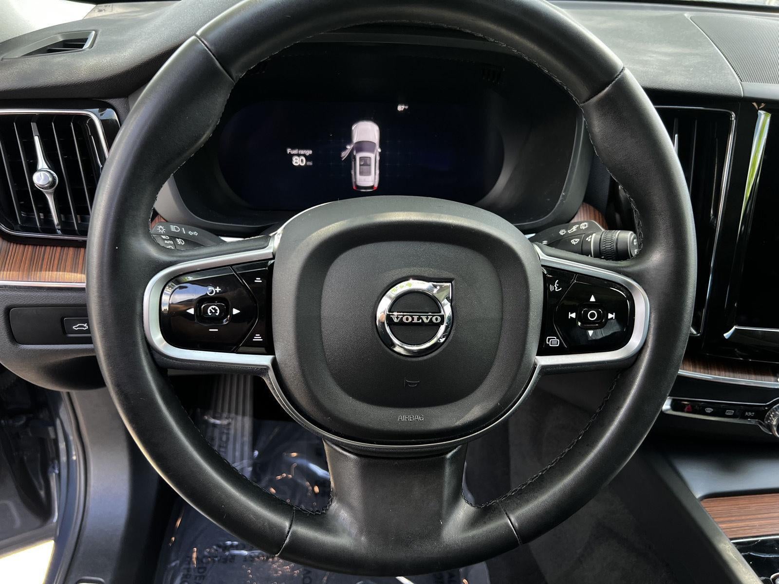 2023 Volvo XC60 Plus Bright Theme