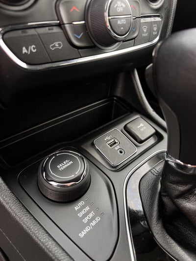 2023 Jeep Cherokee Altitude Lux