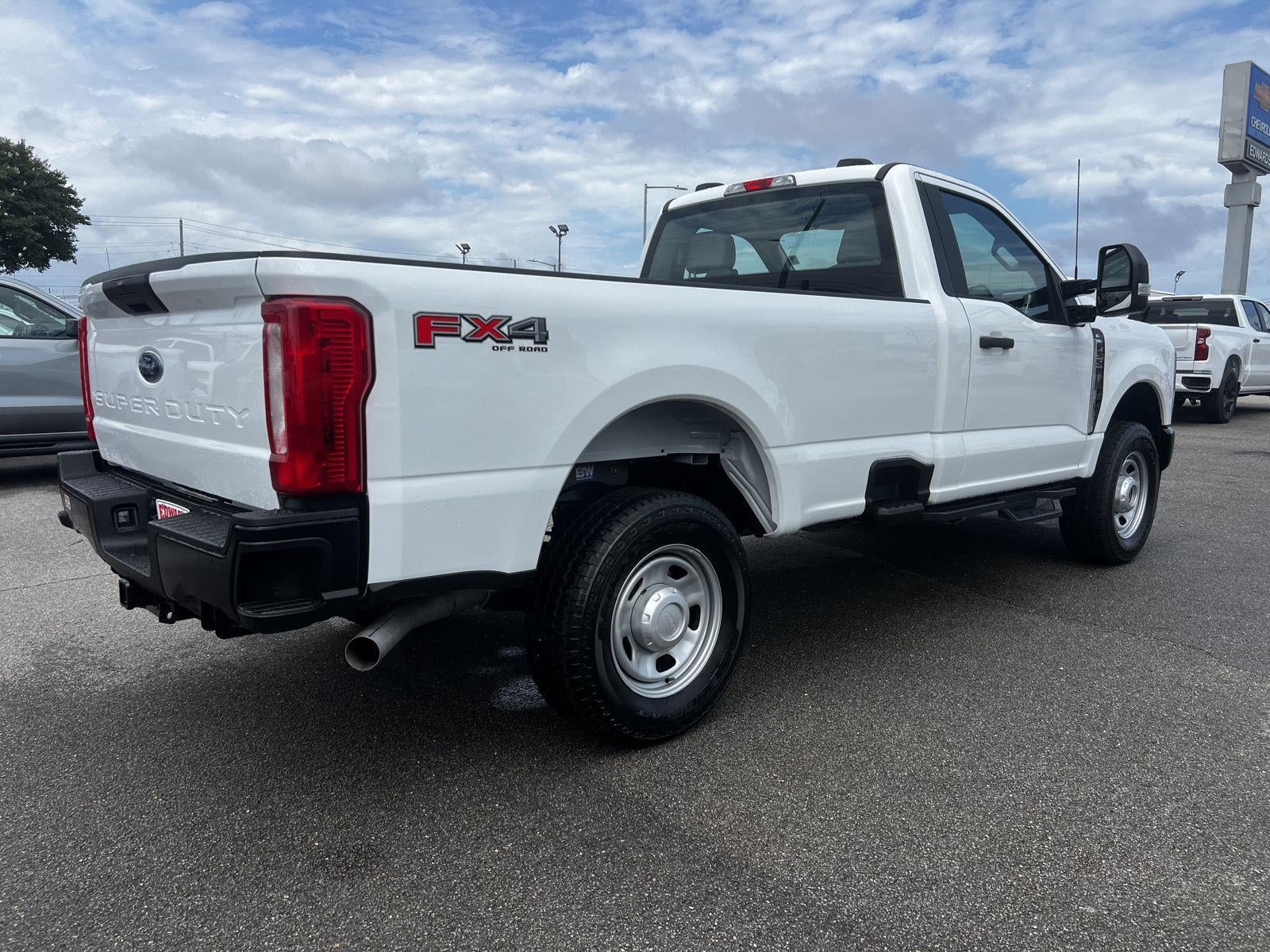 2024 Ford Super Duty F-350 SRW XL