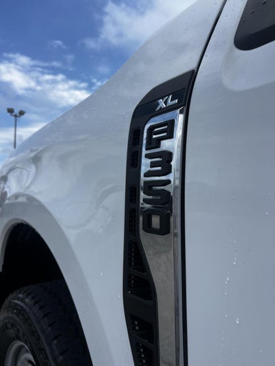 2024 Ford Super Duty F-350 SRW XL