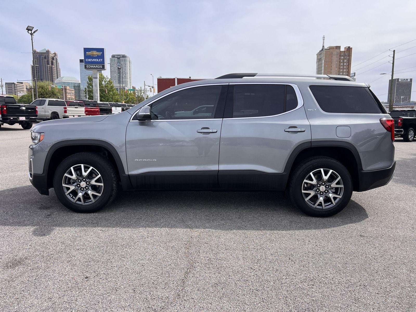 2023 GMC Acadia SLT