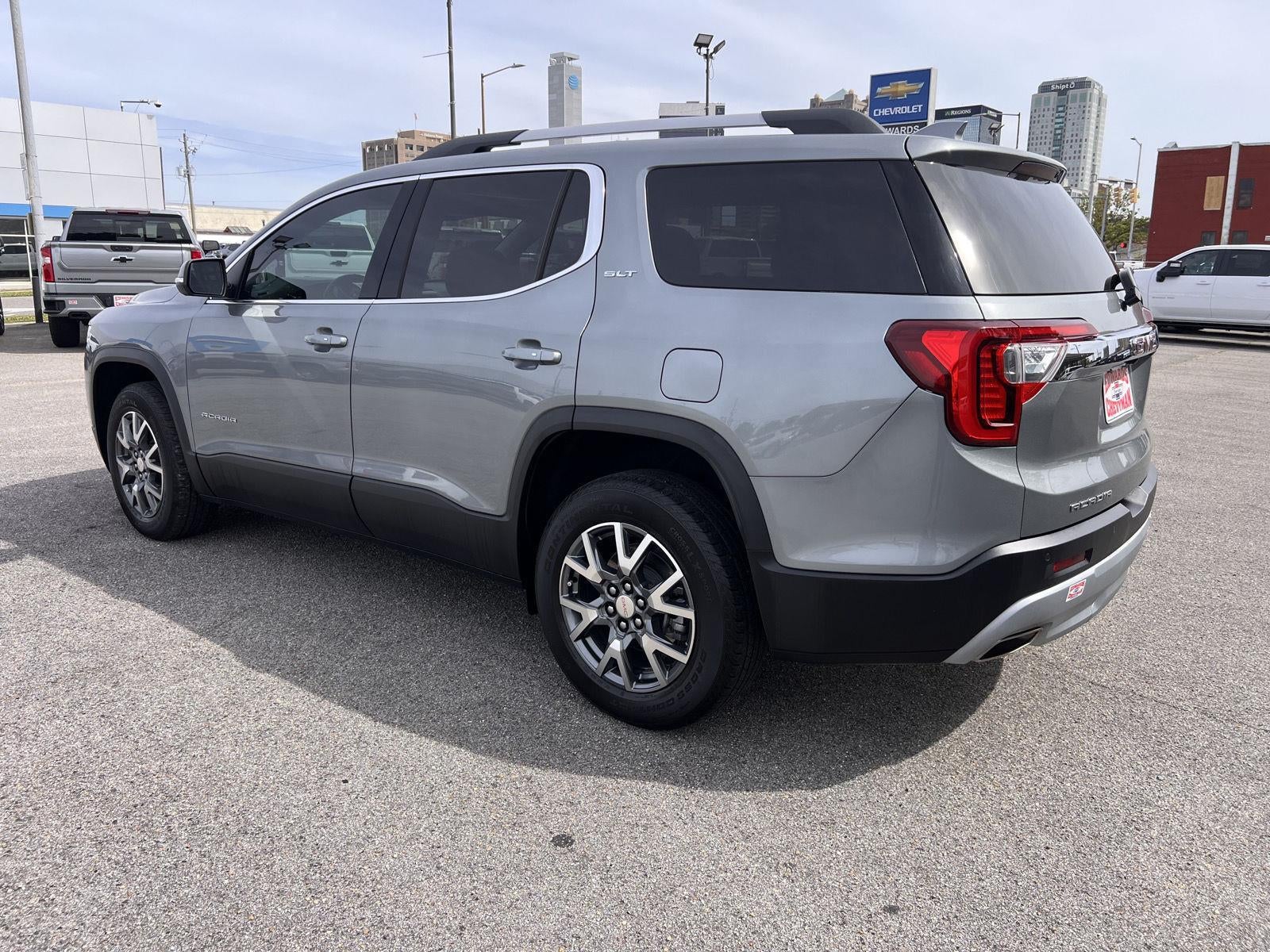 2023 GMC Acadia SLT