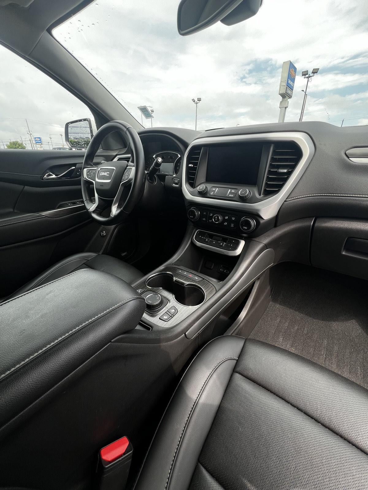 2023 GMC Acadia SLT