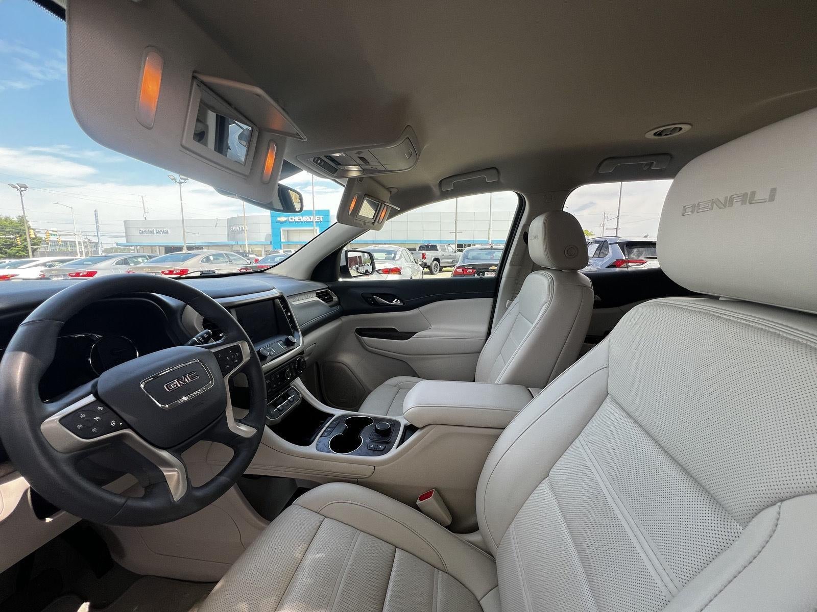 2023 GMC Acadia Denali